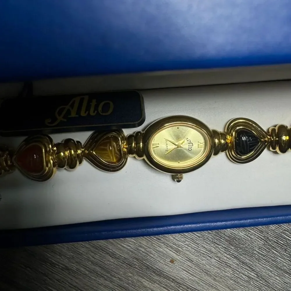 Vintage Gold Alto Multi-Gemstone Heart Watch – new battery